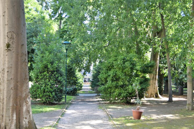 Secret Gardens of Venice Walking Tour - Discovering Quiet Spaces