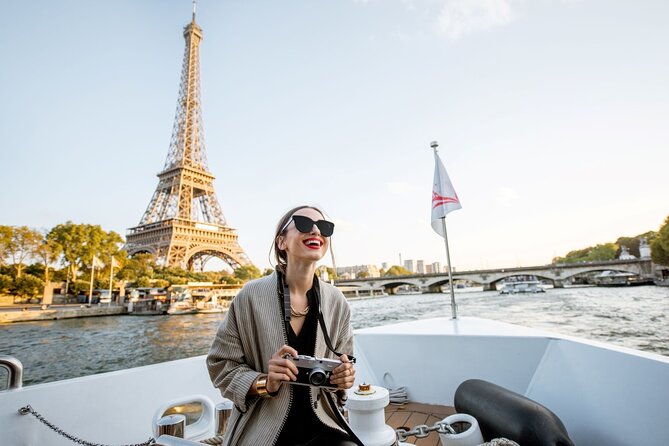 Seine River Direct Access Guided Cruise by Vedettes De Paris - Group Size and Capacity