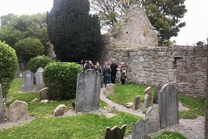 Sights Of Dublin Day Tours - Visiting Johnnie Foxs Pub