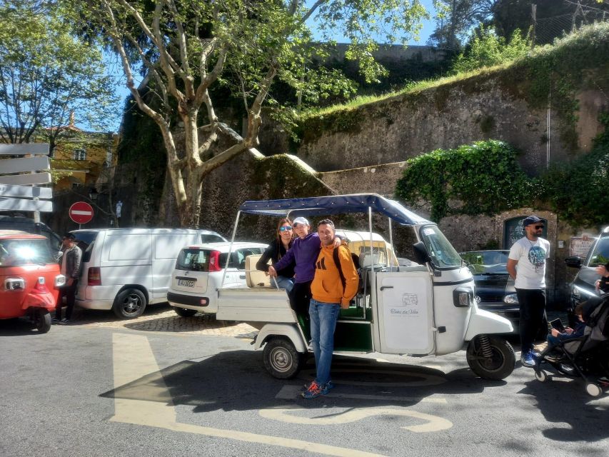 Sintra:1 Hour Tuk Tuk Experience to Pena Palace(3 Monuments) - Tour Guide