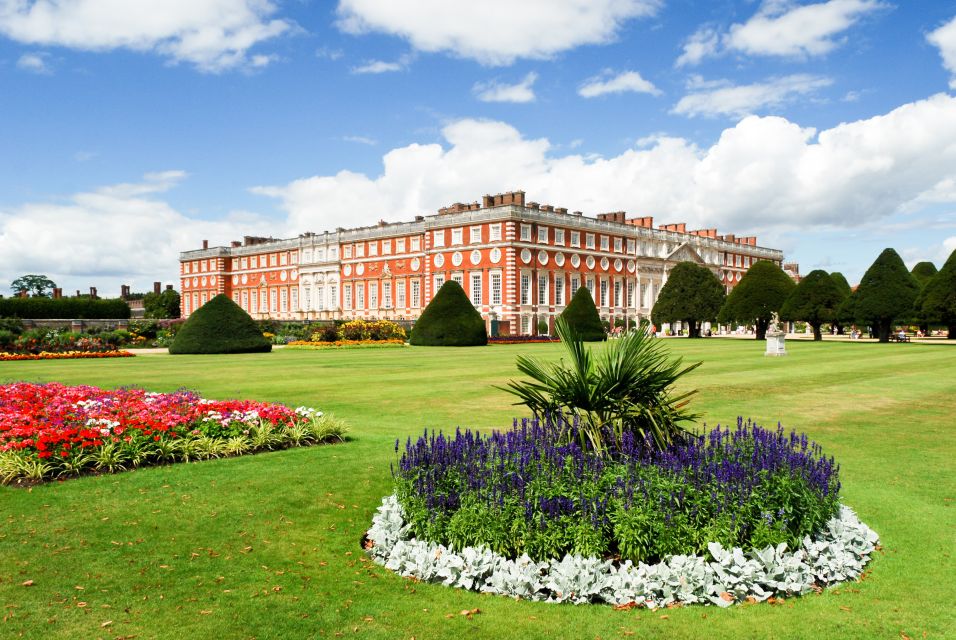 Skip-The-Line Hampton Court Palace From London by Car - Transportation and Location