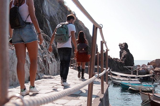 Small-Group Cinque Terre Discovery With Seafood Lunch - Important Notes and Considerations