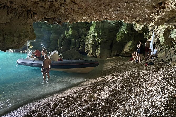 Speed Boat Tour to National Park and Grama Bay - Boat Tour Experience