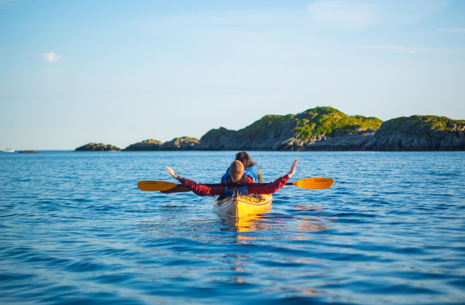 Svolvær: Evening Kayaking Adventure - Age and Mobility Restrictions