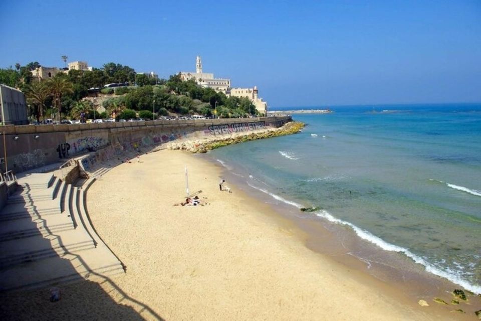 Tel Aviv : Must-See Attractions Private Walking Tour - Bustling Carmel Market