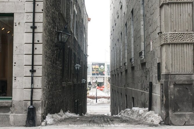 The Ghosts of Old Montreal: Private 1.5-hour Spooky Tour - Physical Fitness Requirements