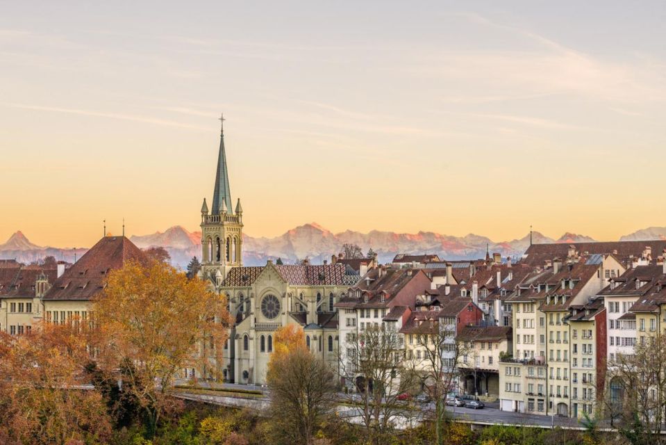 Unveiling Bern's Beauty: Cultural Exploration in the Capital - Admiring Zähringerbrunnen and Old Town