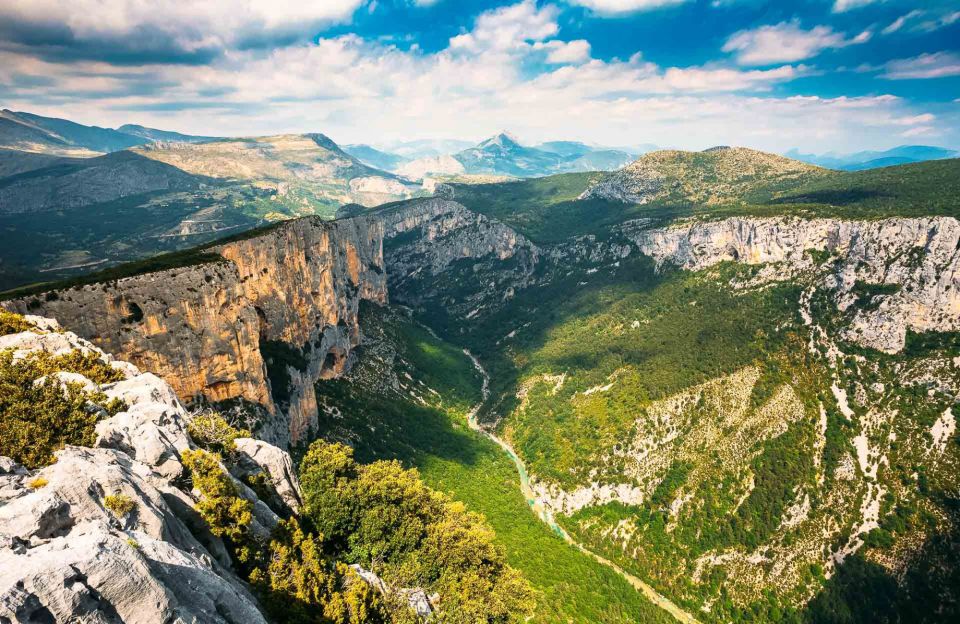 Verdon Gorge: the Grand Canyon of Europe, Lake and Lavender - Marveling at Lake Sainte-Croix