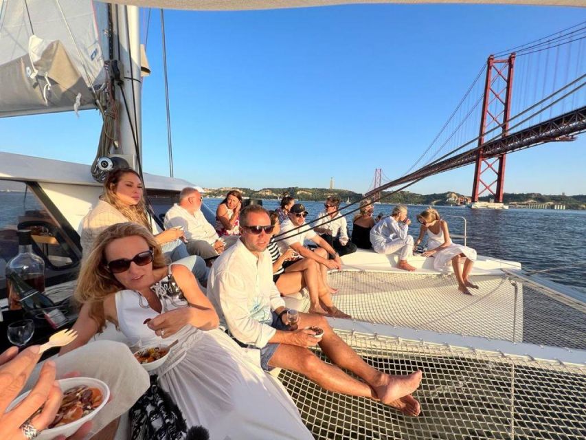 VIP - 2 HOURS PRIVATE SAILING EXPERIENCE - Onboard Amenities