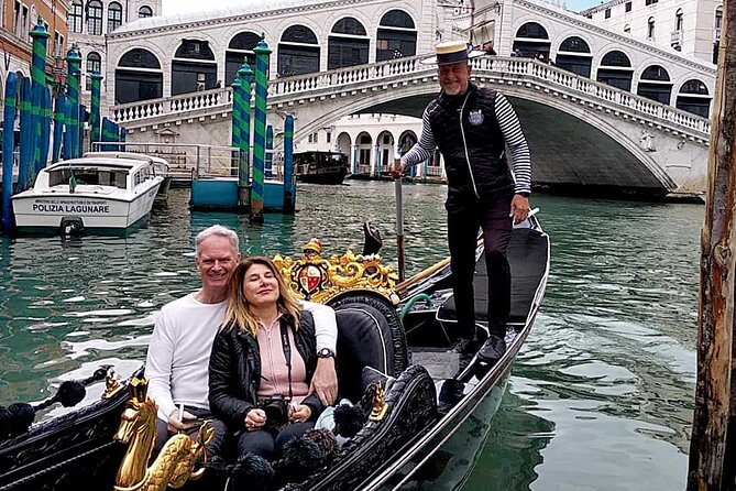 Walking Tour and Enchanting Gondola Journey in Venice - Gondola Experience