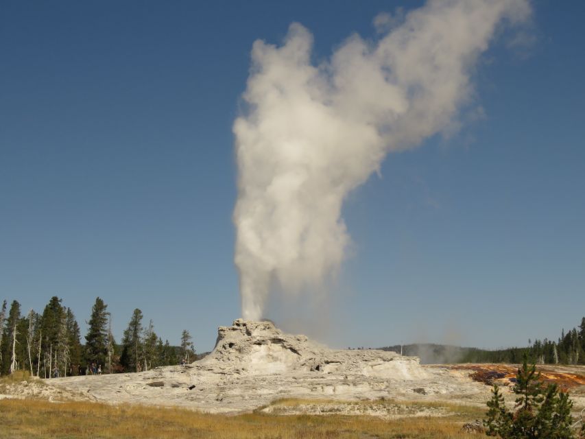 West Yellowstone: Yellowstone Day Tour Including Entry Fee - What to Bring