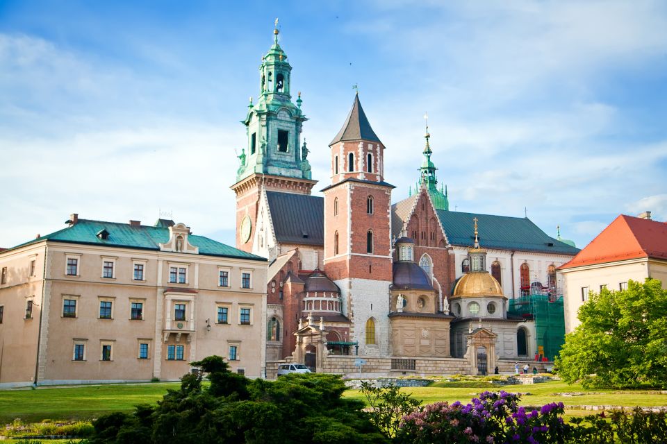 Wroclaw: Full Day Trip to Krakow - Exploring Wawel Castle