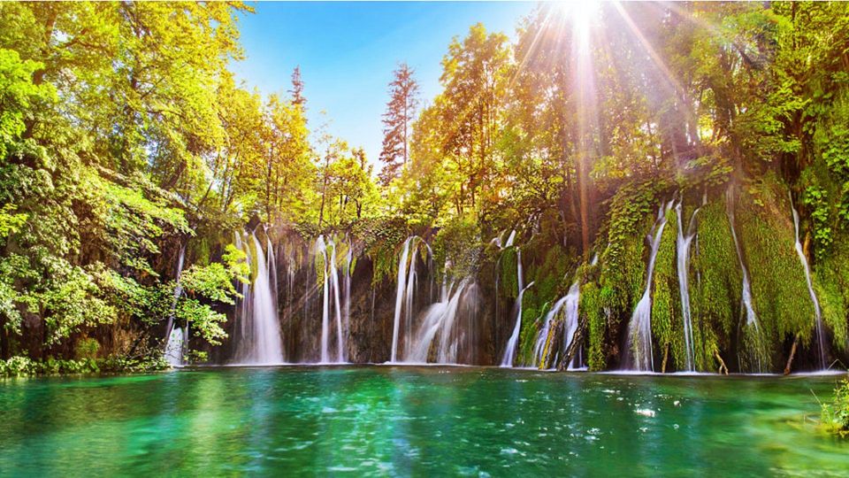 Zadar: Plitvice Lakes Guided Day Tour With Tickets - Transportation to Plitvice Lakes