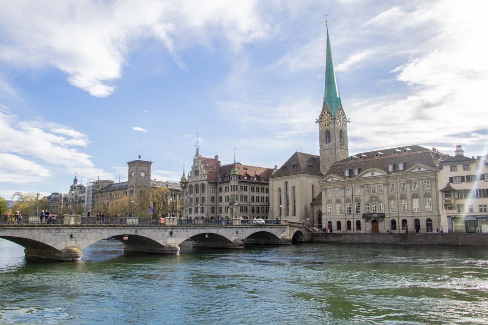 Zurich: Best Intro Tour and a Funicular Ride With a Local - Meeting Point and Requirements