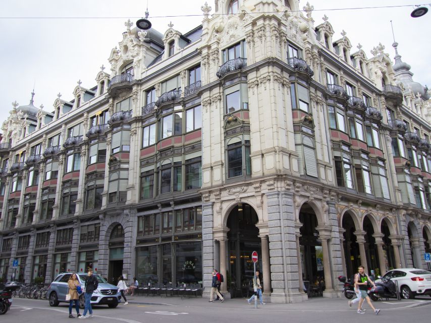 Zurich: Exclusive Swiss Banking Tour With a Local - Transforming Former Prestigious Banks