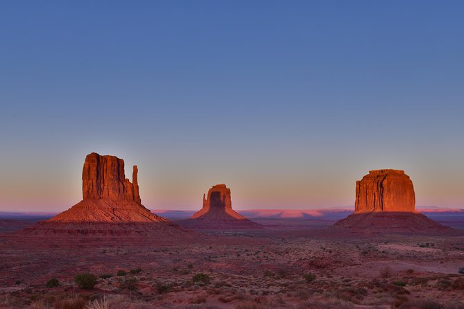 3.0 Hours of Monument Valleys Sunrise or Sunset 4×4 Tour - Guides and Storytelling