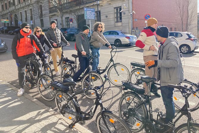 3-Hour Private Tour of Madrid by Bike - Operating Hours