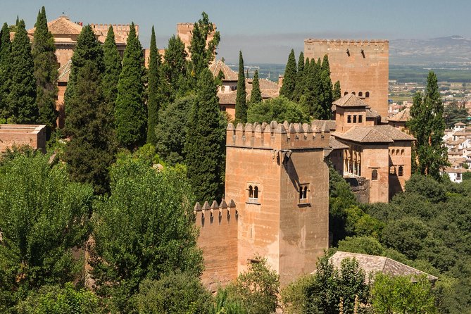 Alhambra & Generalife: Exclusive 3-Hour Private Tour With Tickets Included - Historical Significance