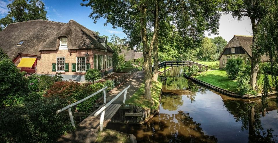 Amsterdam: Giethoorn Tour With Canal Cruise and Windmills - Iconic Dutch Windmills