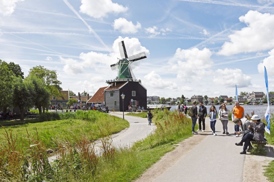 Amsterdam: Keukenhof and Zaanse Schans Live Guided Day Tour - Exploring Keukenhof Gardens