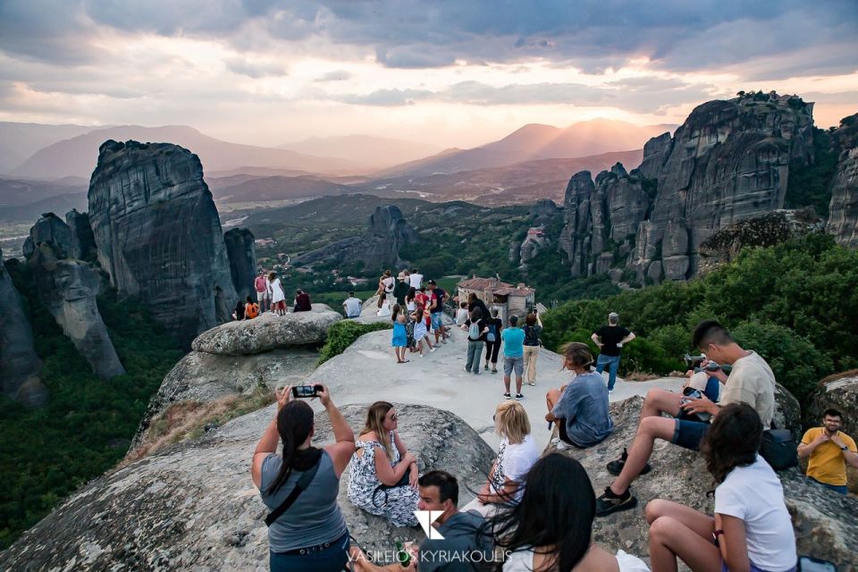 Athens: Meteora Day Trip in English/Spanish & Optional Lunch - Booking and Cancellation