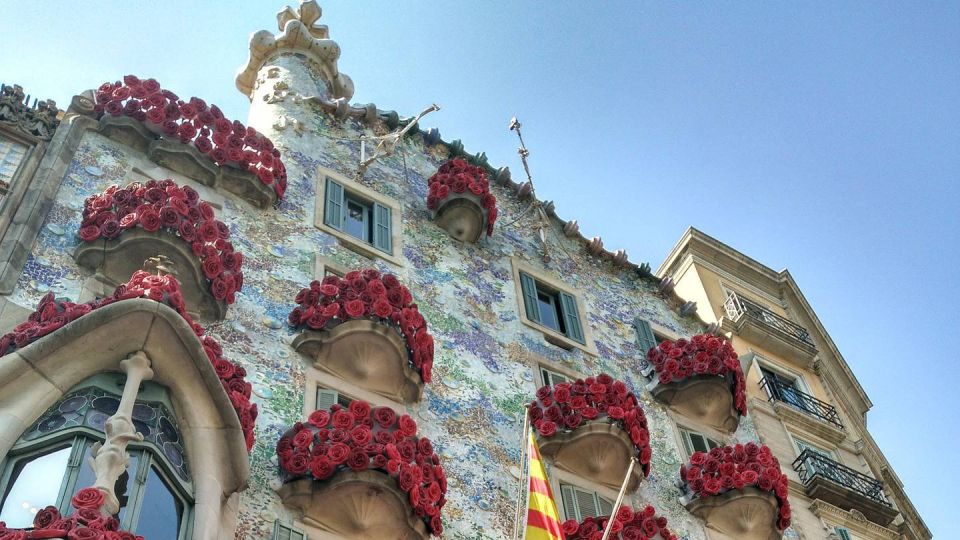 Barcelona: Evening Walking Tour in the Gaudi Area With Tapas - Customer Reviews