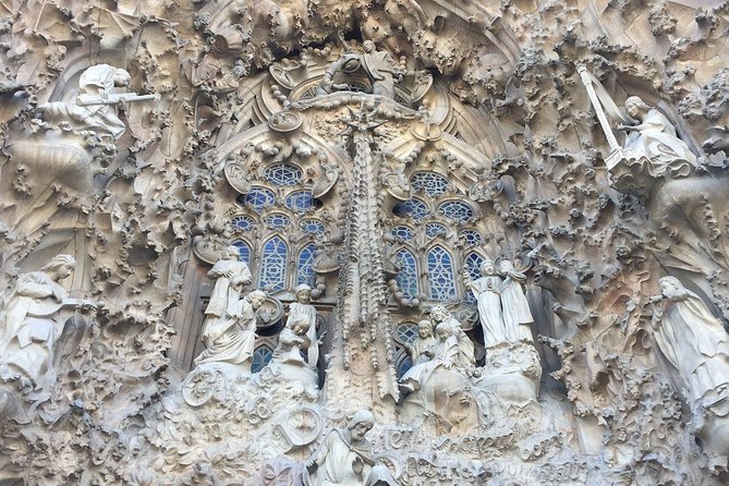 Barcelona: Sagrada Familia Highlights Max 6 People Afternoon Tour - Panoramic Views From Torre De La Passió