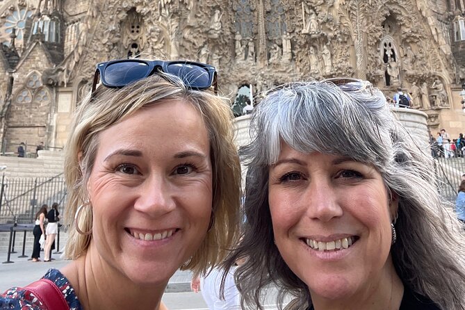 Barcelona Scavenger Hunt and Sights Self-Guided Tour - Booking and Availability