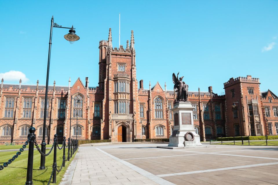 Belfast: Causeway + Game of Thrones Tour + 1-Day City Tour - Multilingual and Live Guide Commentary