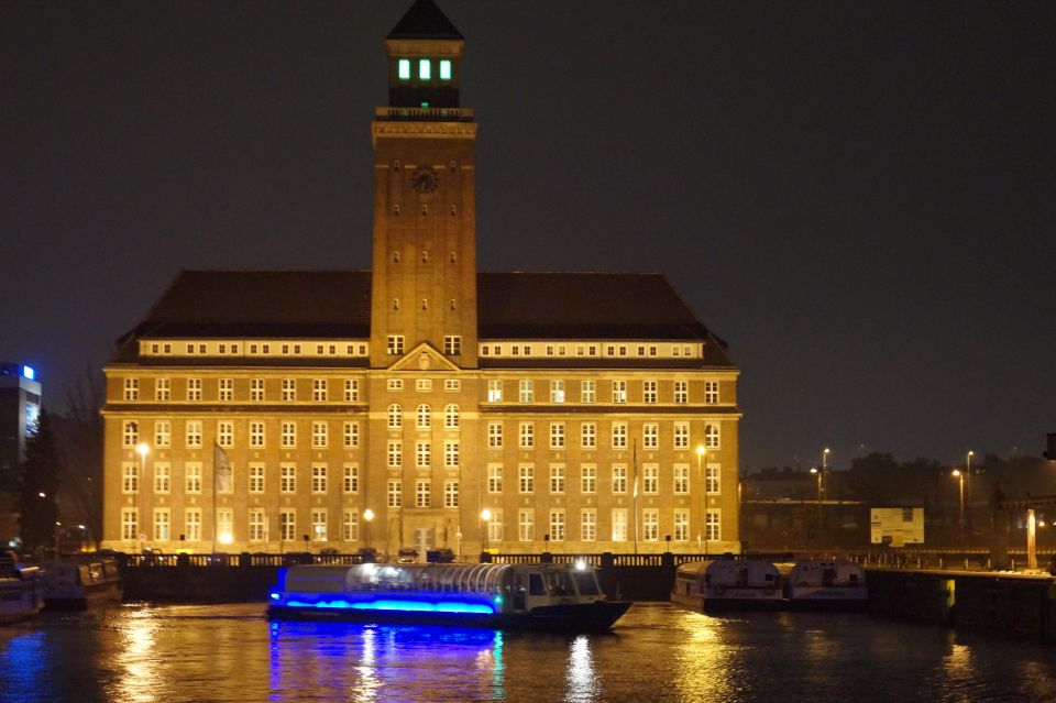 Berlin: Dinner Cruise on the Spree With Prosecco - Onboard Experience and Amenities