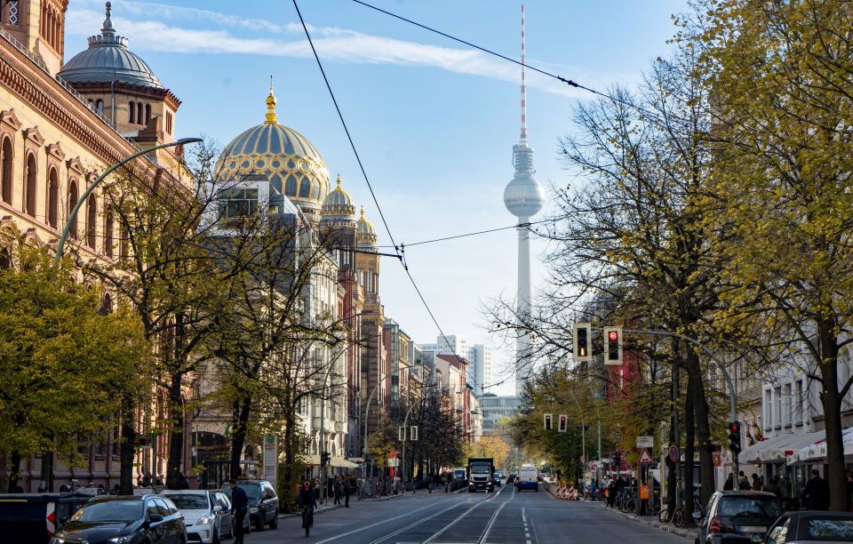 Berlin Jewish Quarter and Holocaust Private Walking Tour - Honoring Jewish Heritage