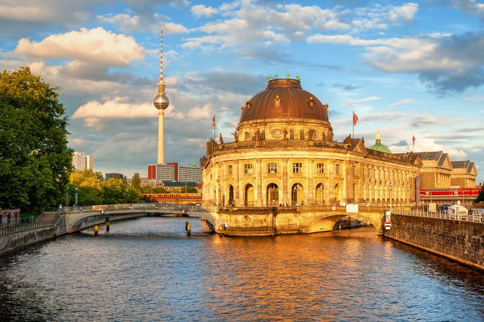 Berlin: Museum Island Guided Walking Tour - Meet at U Bhf. Rotes Rathaus