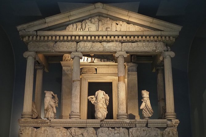 British Museum In-Depth Private Guided Tour - Navigating the Vast Collection