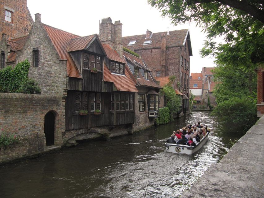 Bruges: 2.5-Hour Private Walking Tour - Meeting Point and Cancellation