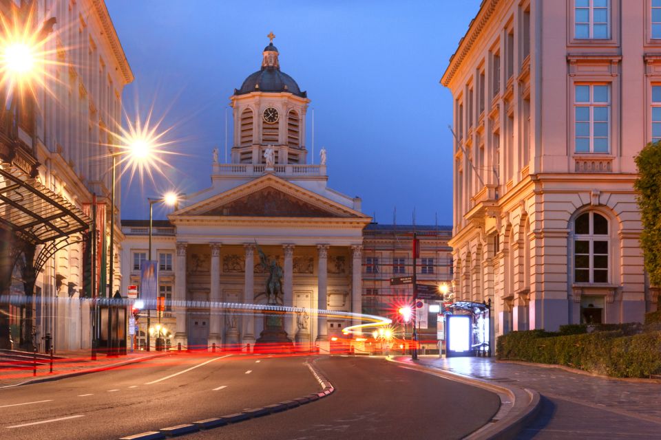 Brussels: First Discovery Walk and Reading Walking Tour - Navigational Aids