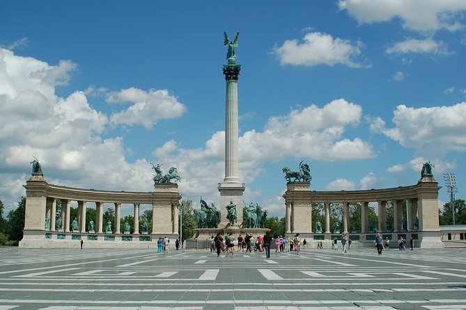 Budapest City Sightseeing Half-Day Tour - Live Onboard Commentary Provided