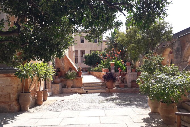 Chania: Old Town, Public Market, Hill of Prophet Elias, Agia Triada - Pickup and Drop-off Flexibility