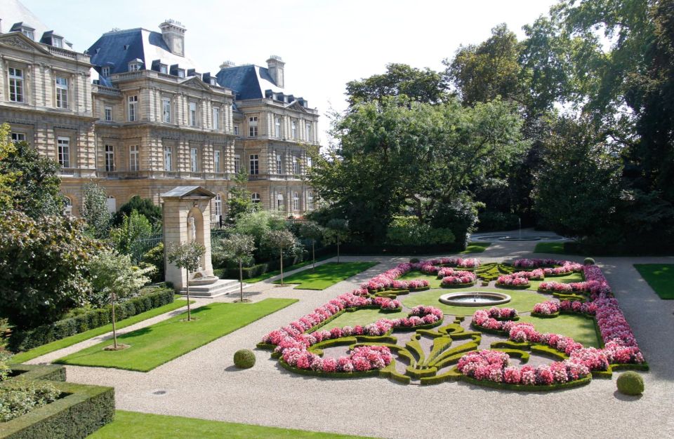 Chapel of Our Lady of the Miraculous Medal Paris Guided Tour - Private Car Transfers