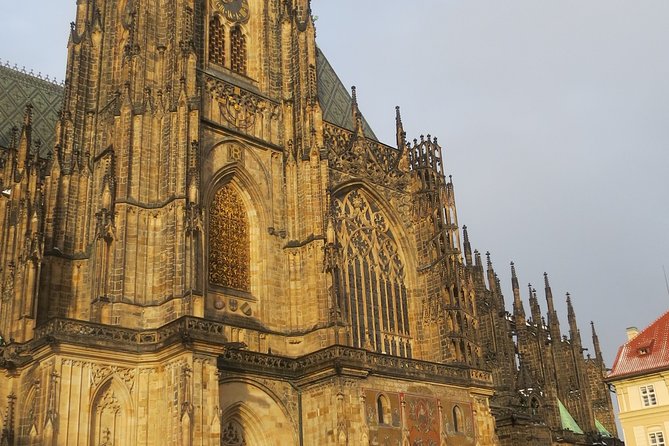 Charles Bridge and Prague Castle Walking Tour - Exploring Prague Castle