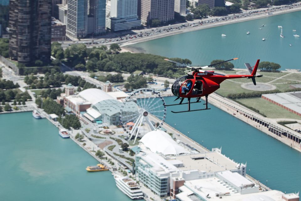 Chicago: 45-Minute Private Helicopter Flight for 1-3 People - Professional Pilot Commentary