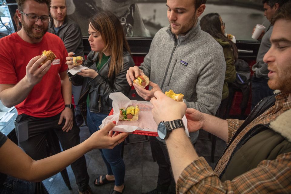 Chicago: Food, History and Architecture Tour - Chicago Theatre and Pedway