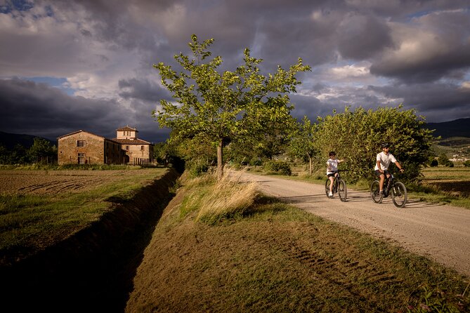 Cortona - Easy Guided Ebike Tour Around the Etruscan City. - Group Size Requirement