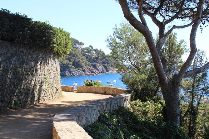 Costa Brava Full Day Trip From Barcelona With Boat Trip - Air-Conditioned Coach With Free Wifi