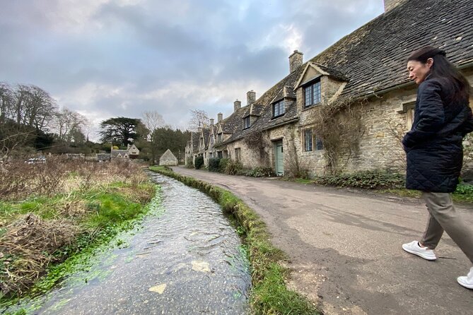 Cotswolds Tour From London With 2 Course Lunch - Cancellation Policy and Logistics