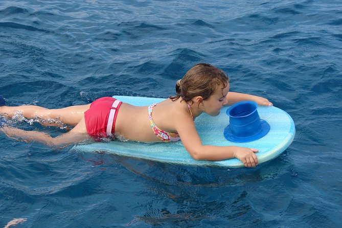 Deluxe Snorkel & Dolphin Watch Aboard a Luxury Catamaran From Kailua-Kona - Accessibility and Accommodations