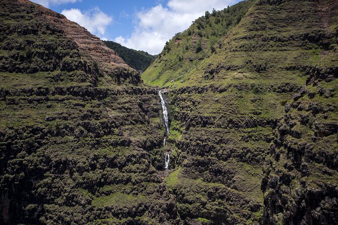 Deluxe Waterfall Safari - Knowledgeable Pilots and Staff