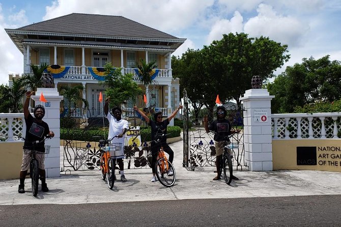 Dilly Dally Cultural Bike Tour of Downtown Nassau Attractions - Stopping for Bites at Arawak Cay