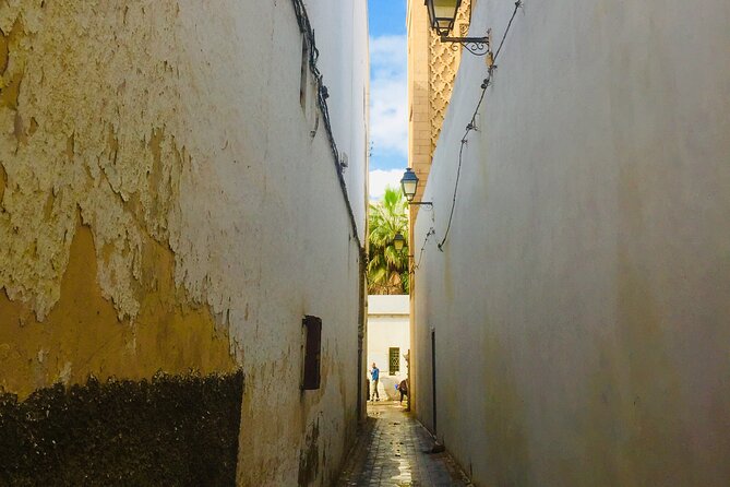 Discovering Life & Walk Inside Old Medina - Guided Tour Insights