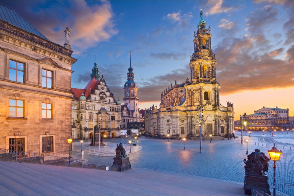 Dresden: Old Town Highlights Scavenger Hunt and Walking Tour - Location and Start Point