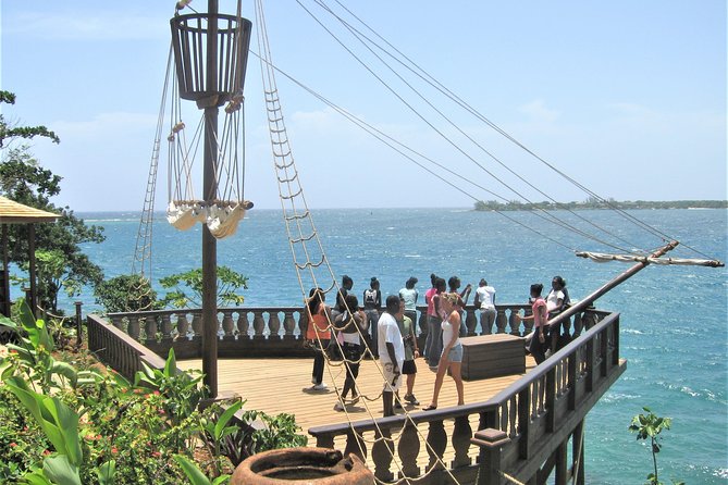 Dunns River Falls and Ocho Rios Shopping Tour From Falmouth - Ocho Rios Shopping